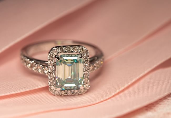 anillo de compromiso
